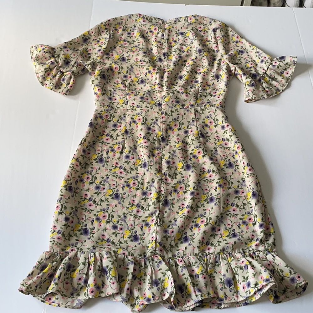 PRETTY FLORAL DRESS - Picture 5 of 7